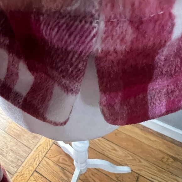 Bagatelle Women’s Cropped Plaid Flannel Button Down Shacket, NWT - Picture 3 of 7